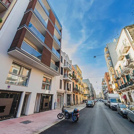 Little - Elegant & Quiet With Balcony Near Center شقة *