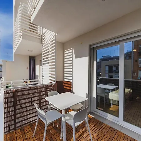 شقة Little - Elegant & Quiet With Balcony Near Center